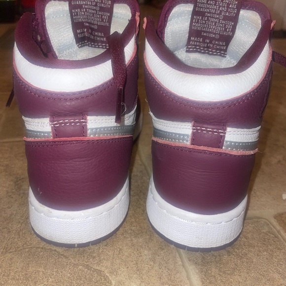 Air Jordan 1 - Picture 2 of 5